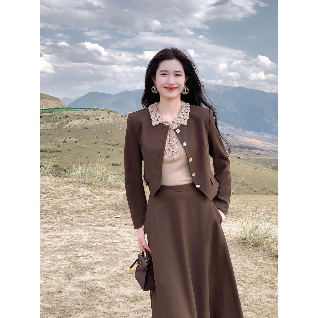 凌茜恣禾【秋原钱叙】新中式老钱风正肩斜纹外套大裙摆半身裙套装