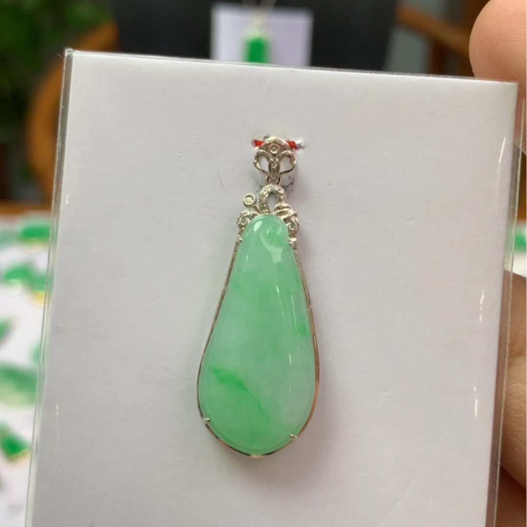 【闪购商品】翡翠颈饰18K金镶嵌翡翠