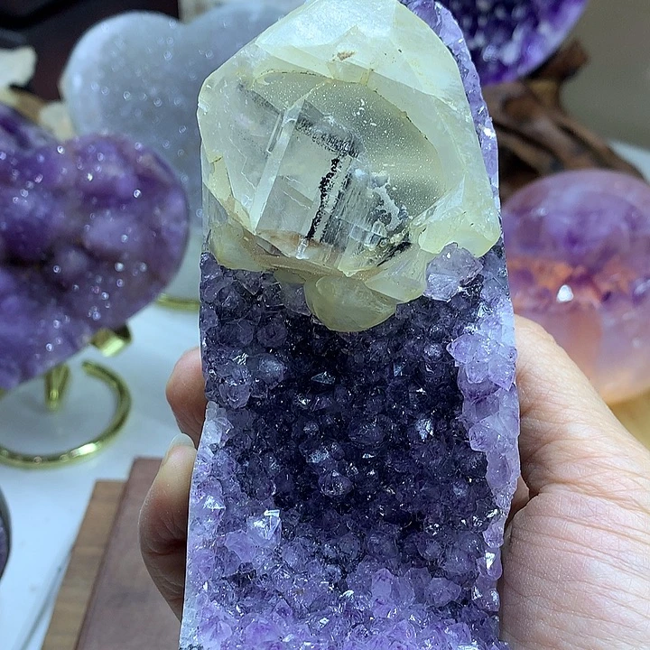 紫晶未镶嵌大型摆件（非配饰）