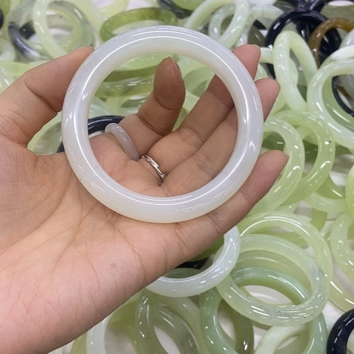 岫玉未镶嵌岫玉圆镯