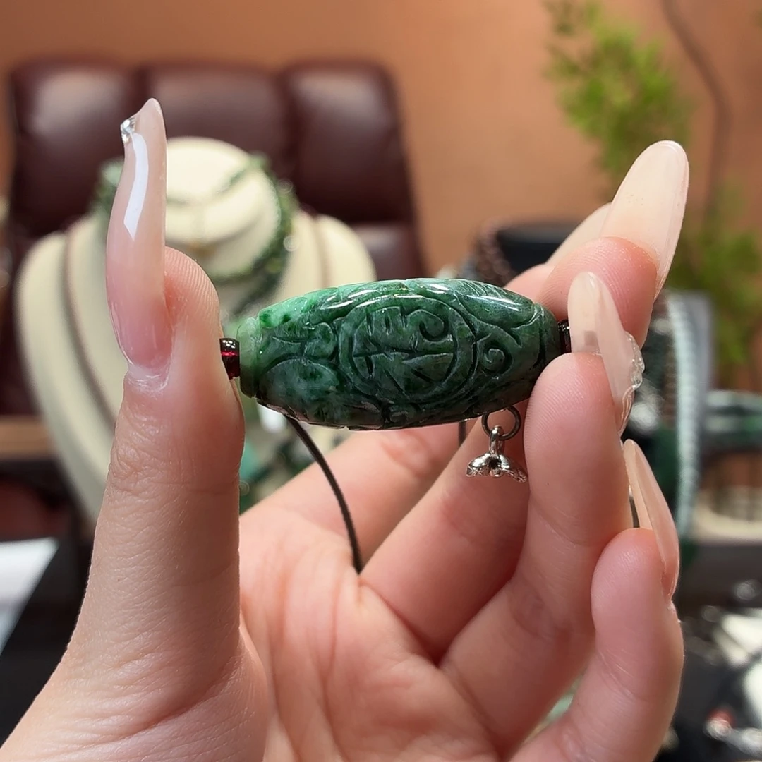 翡翠未镶嵌耳饰吊坠