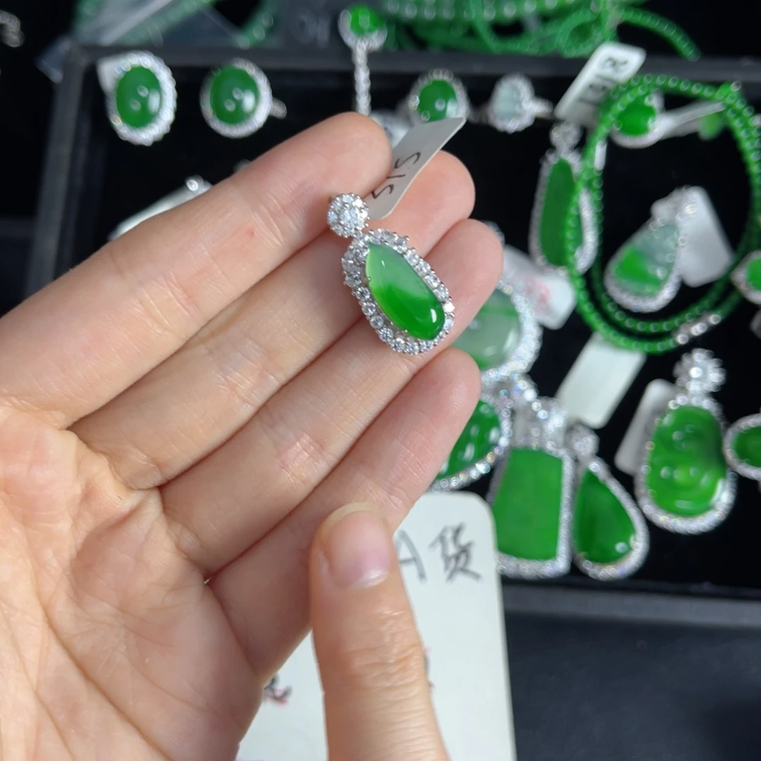 翡翠银S925镶嵌戒指福瓜吊坠