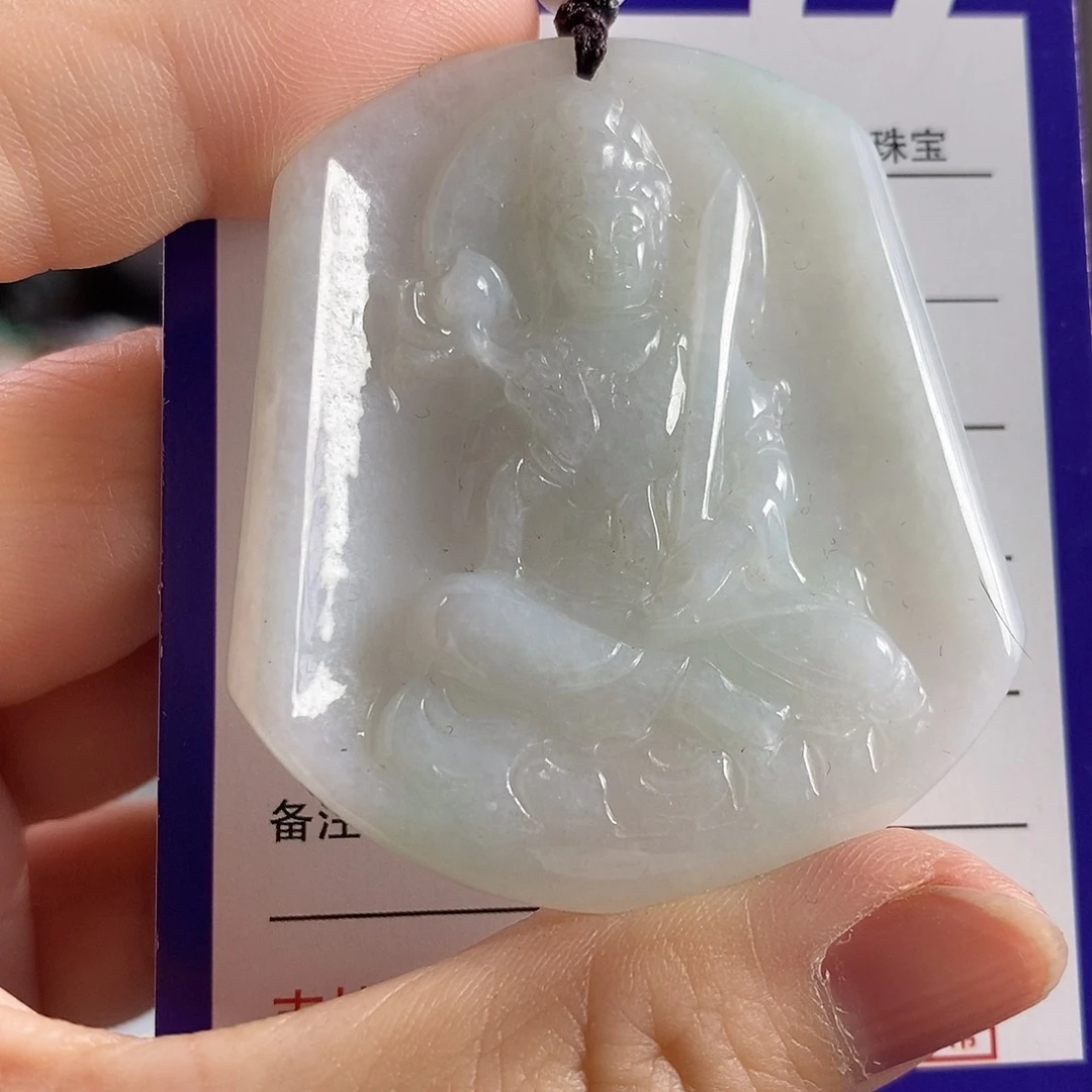翡翠未镶嵌颈饰虚空藏