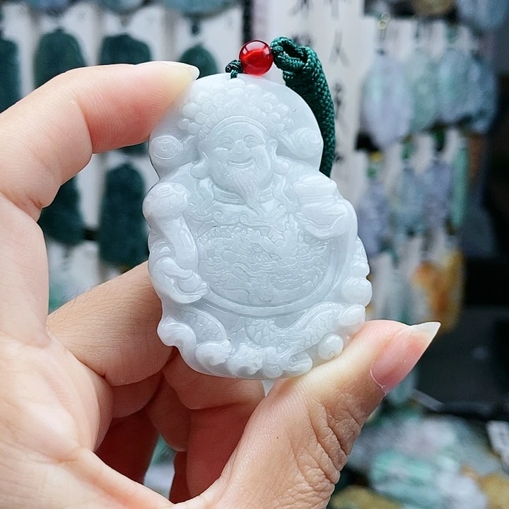 颈饰足铂镶嵌翡翠翡翠