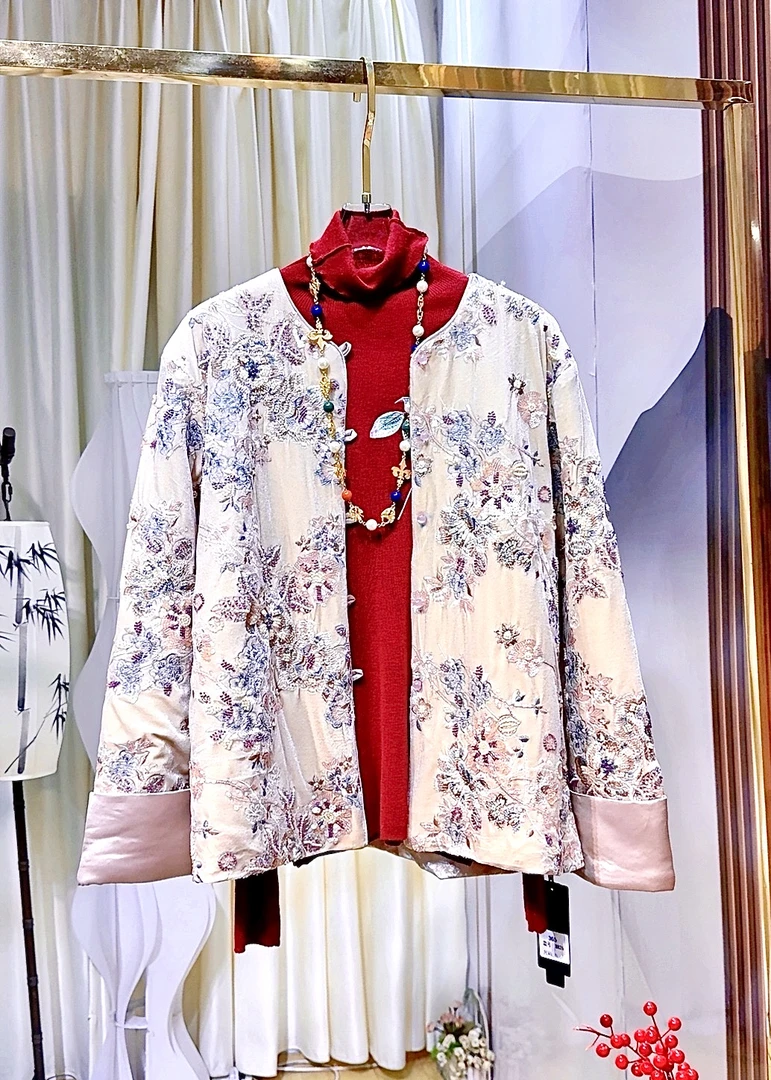 【摩卡慕斯】新中式国风重工钉珠刺绣丝绒复古秋冬保暖棉服外套上衣