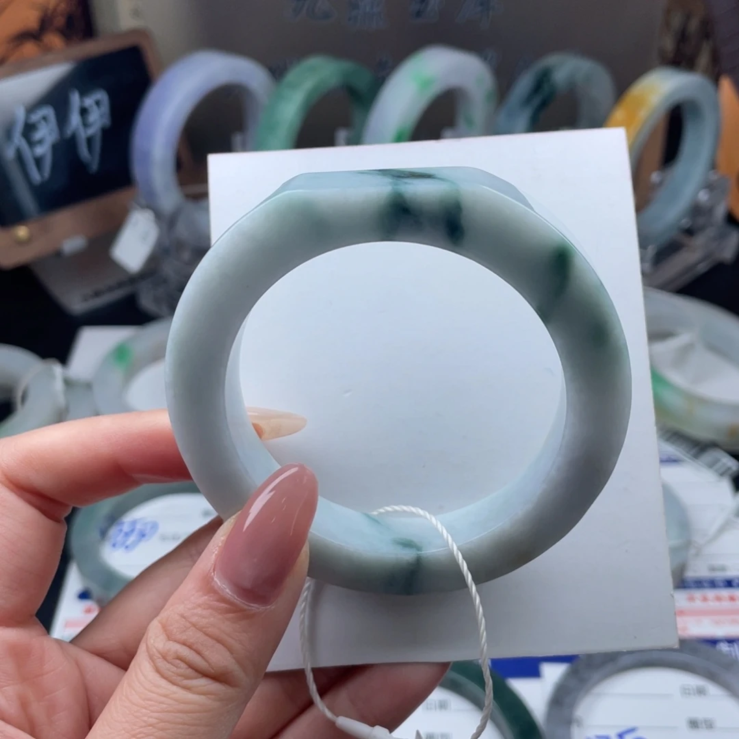 定制翡翠未镶嵌翡翠手镯基地质检发货