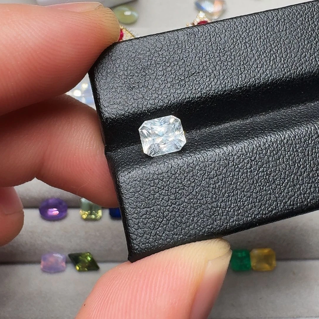 彩色蓝宝石裸石1.6ct白蓝宝