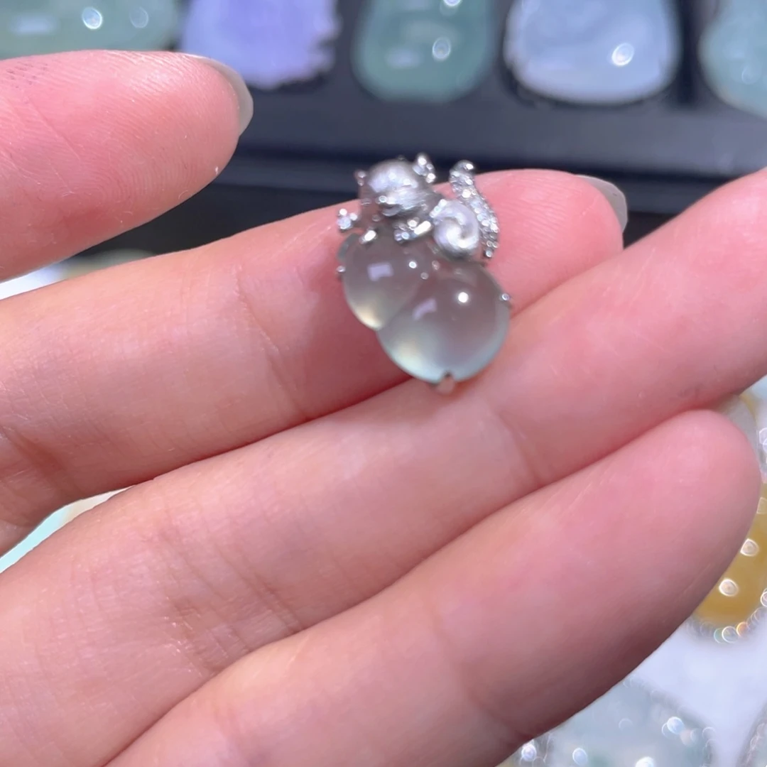 颈饰18K金镶嵌翡翠翡翠