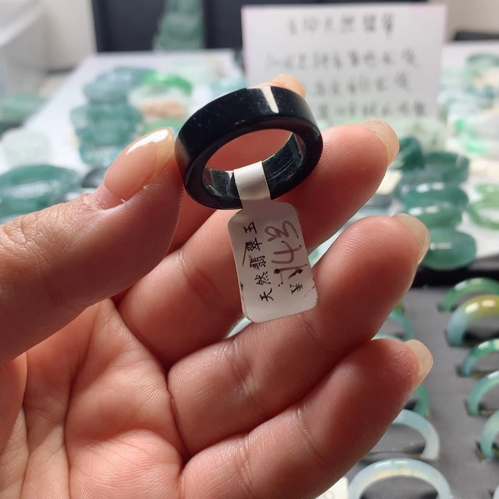 翡翠未镶嵌戒指戒指