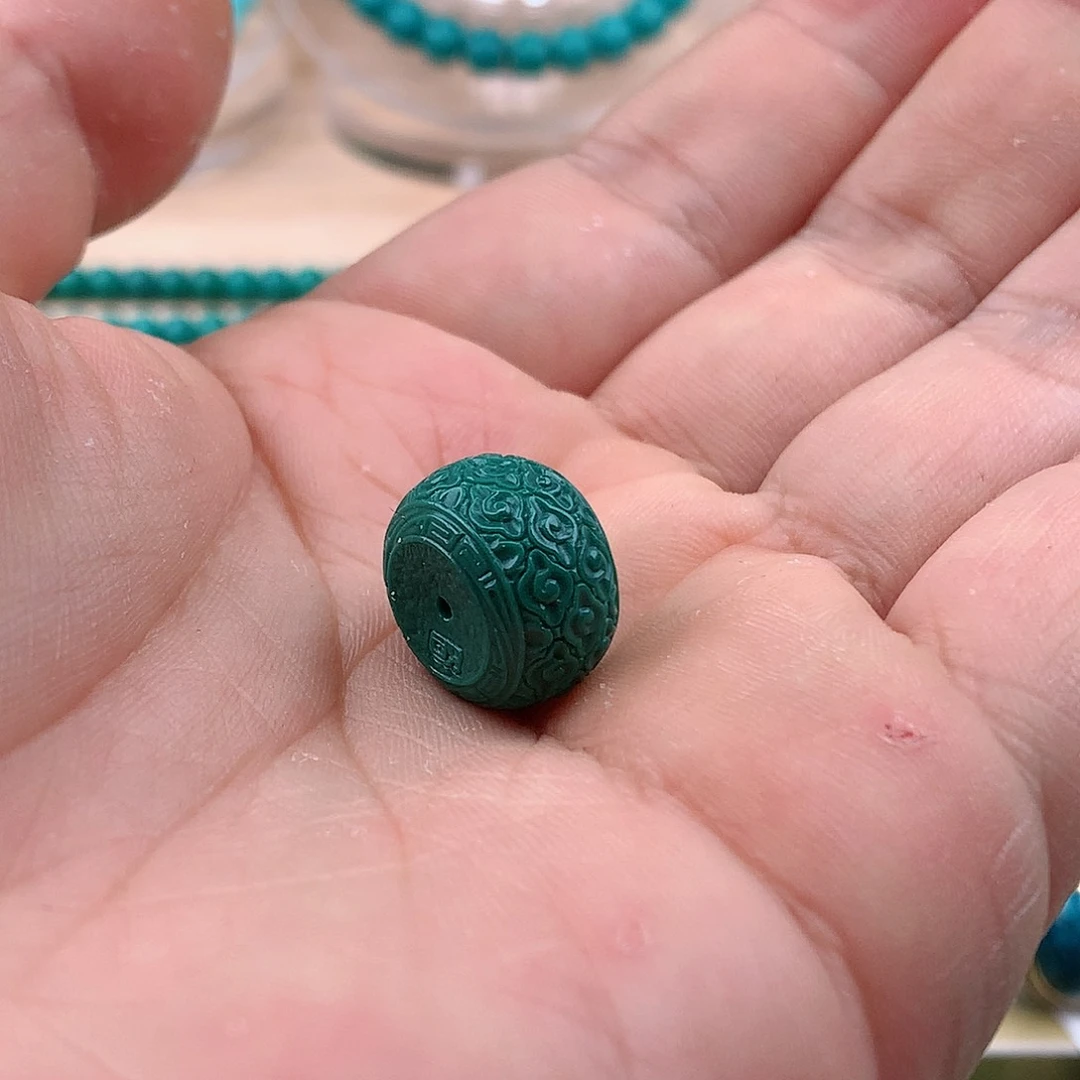 绿松石颈饰未镶嵌