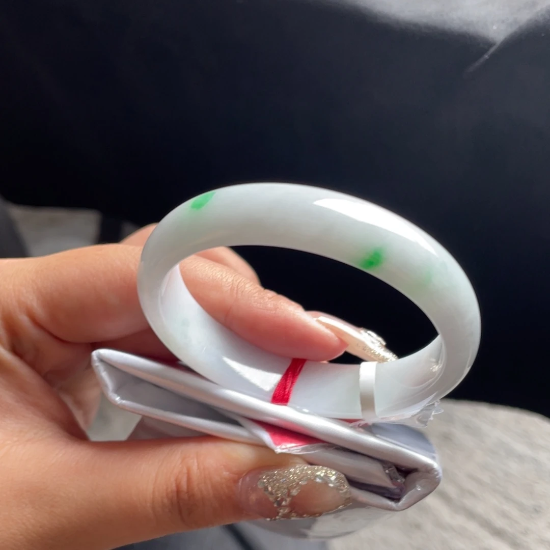 翡翠未镶嵌手镯贵妃三天鉴赏