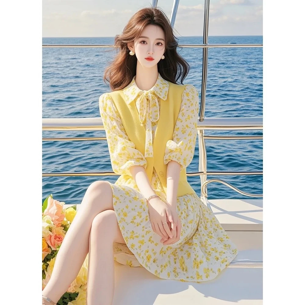 春季一整套法式绝美碎花连衣裙女漂亮收腰套装时尚马甲裙子两件套