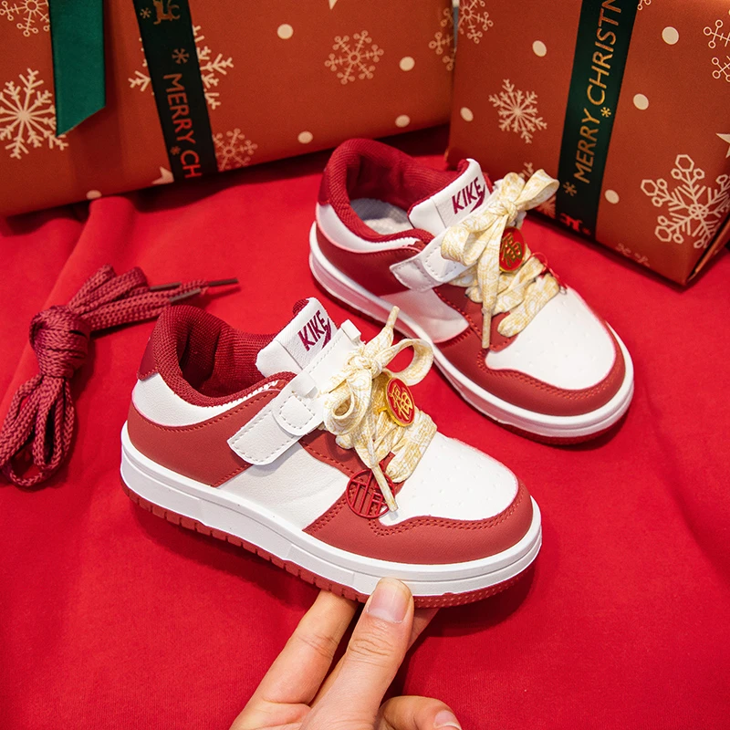 过年红色女童运动鞋2025春季新款儿童运动鞋皮面透气福字过年板鞋