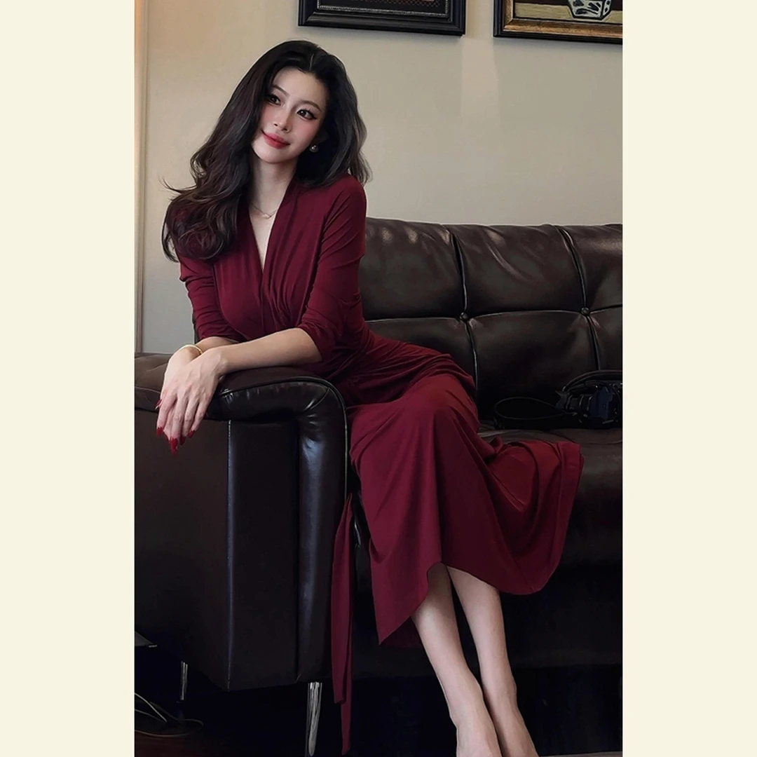 法式御姐气质名媛女神范长裙高端精致简单大方得体红色连衣裙秋季