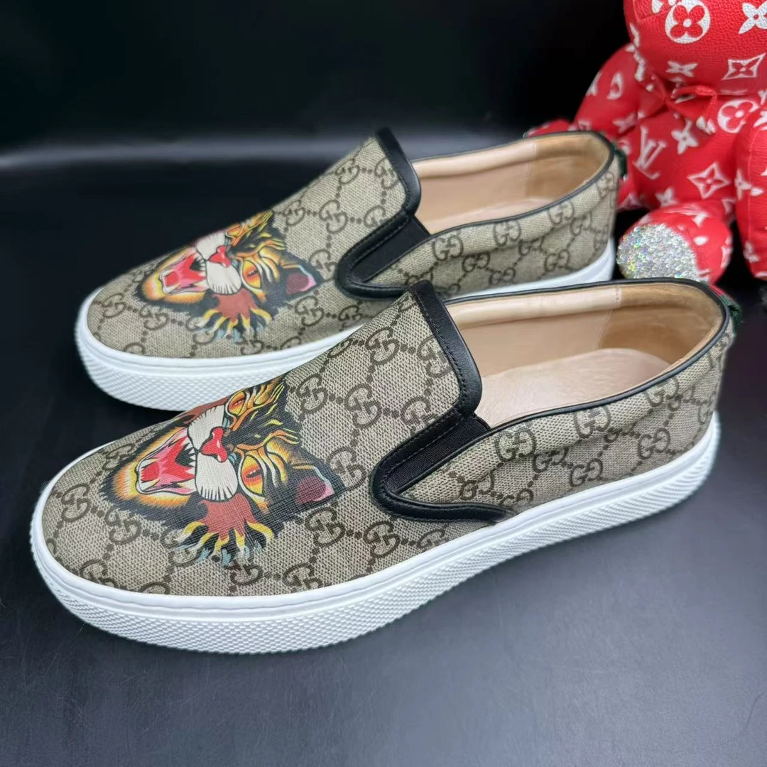 95新 GUCCI/古驰 男士时尚机械猫棕老花一脚蹬41欧码 ddm2612
