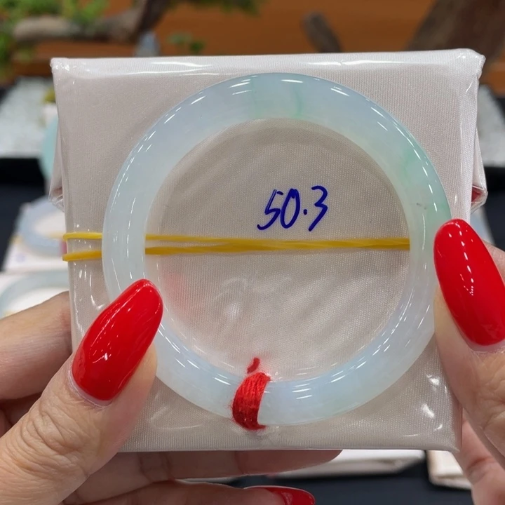 翡翠未镶嵌手镯（贵妃镯）缅甸翡翠