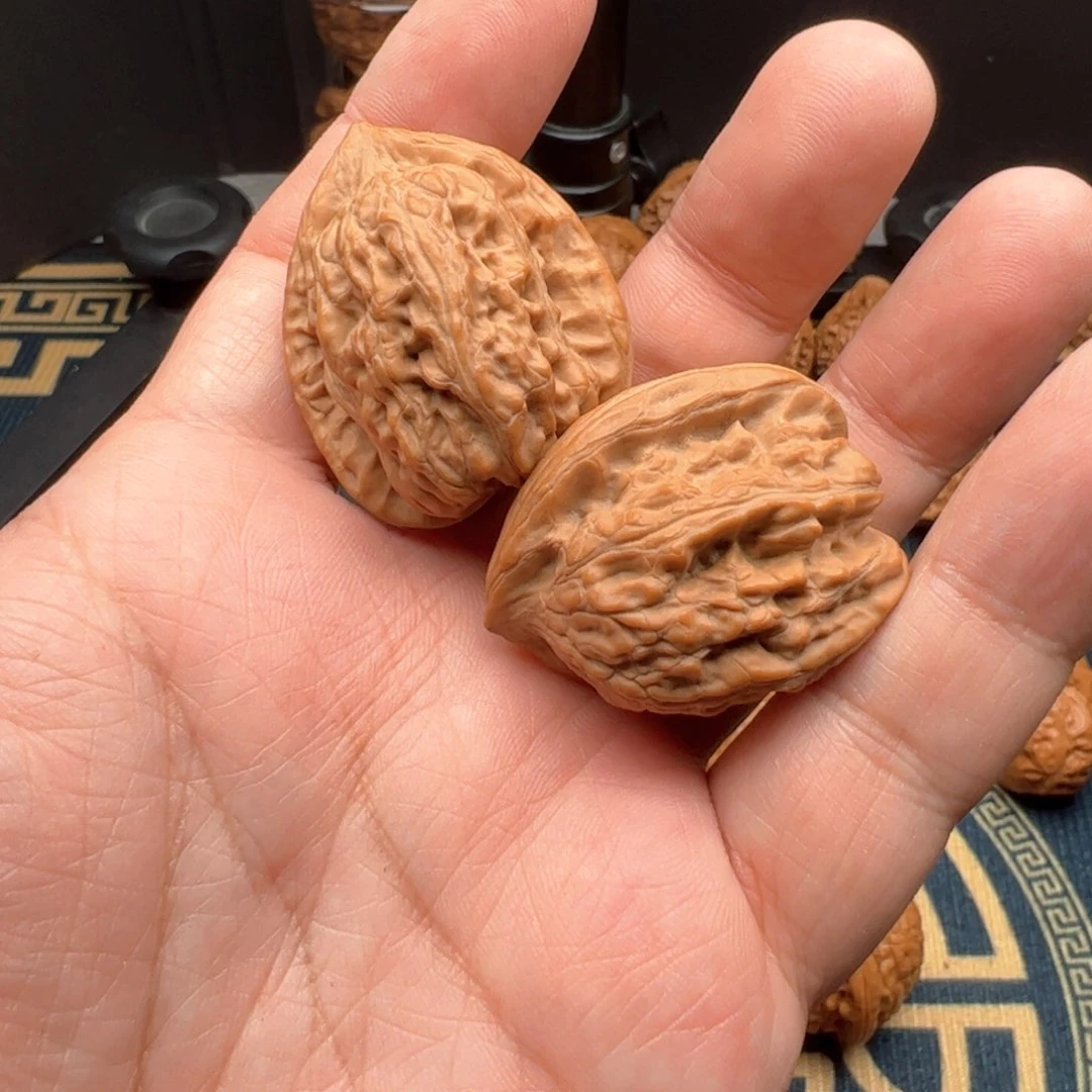 文玩核桃吊坠果鸡心