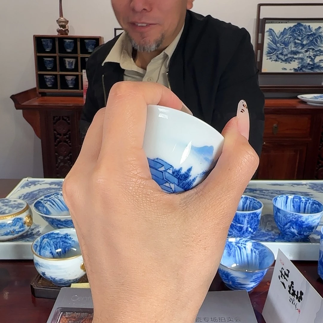随机发99块钱。