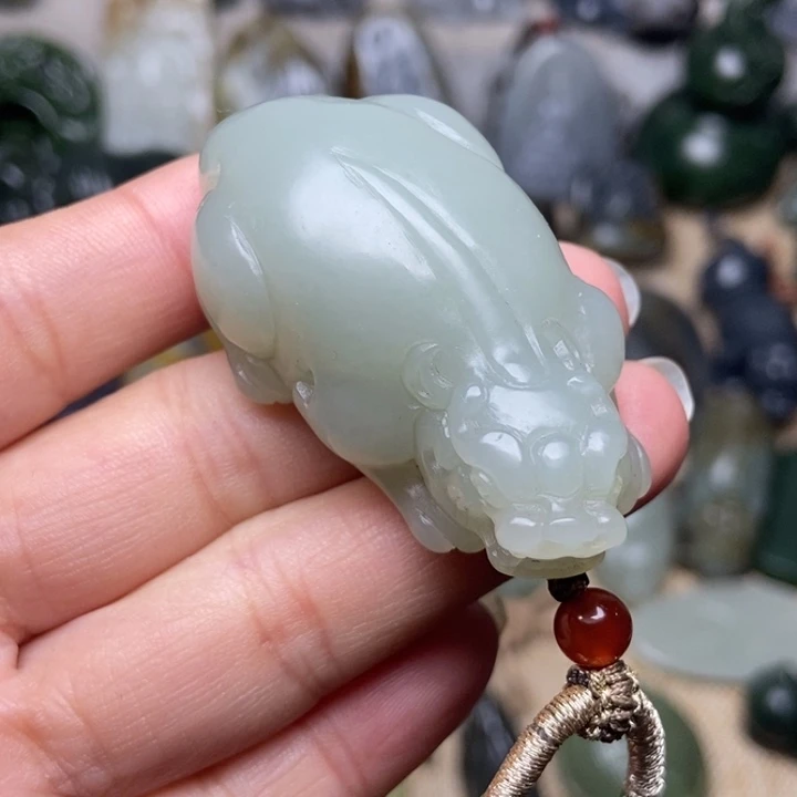 和田玉未镶嵌颈饰