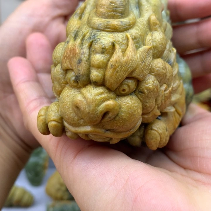 【闪购商品】岫岩河磨玉（透闪石质玉）手把未镶嵌?****了