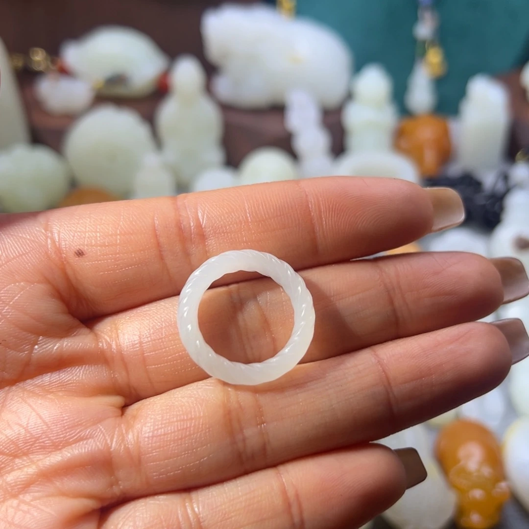 颈饰未镶嵌和田玉水**水