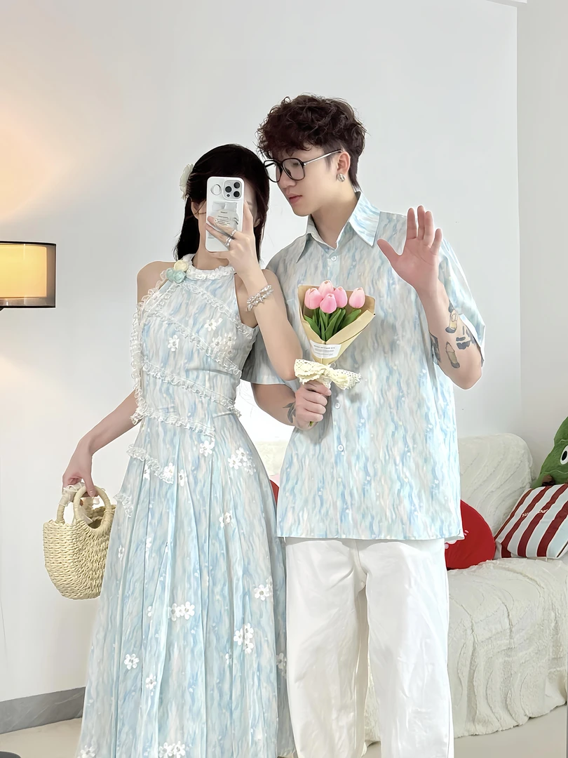 情侣装一衣一裙法式甜美绿色无袖蕾丝挂脖式花朵连衣裙女夏男衬衫