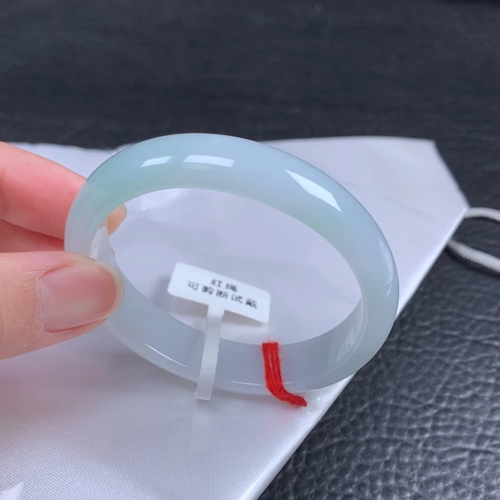 翡翠未镶嵌手镯（贵妃镯）