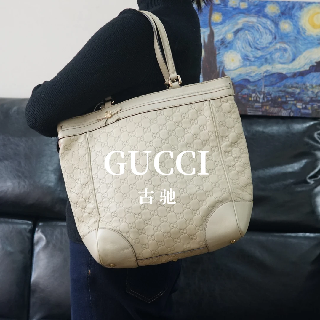 95新 GUCCI/古驰 白色压纹单肩包/F4MY09411028/1028