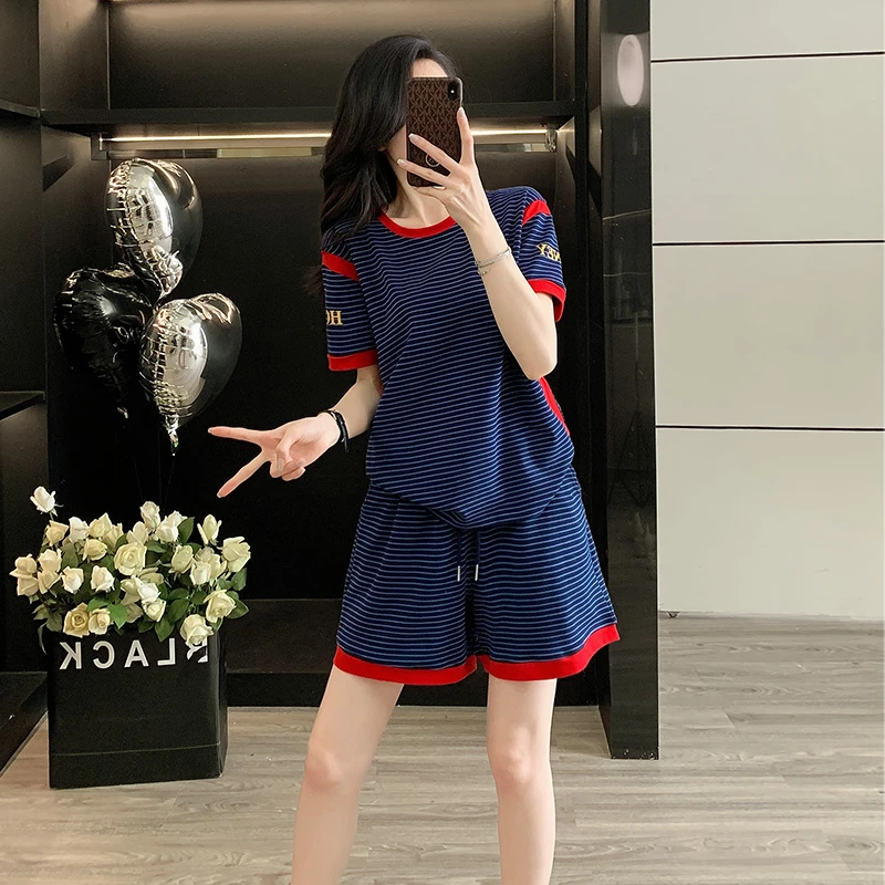 时尚夏季设计感休闲套装洋气女装网红炸街韩版宽松短袖短裤两件套