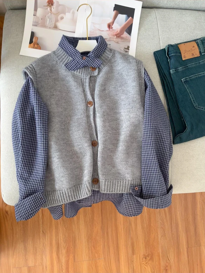 2025年秋冬新款大码显瘦女装时尚圆领叠穿针织背心格子衬衫上衣