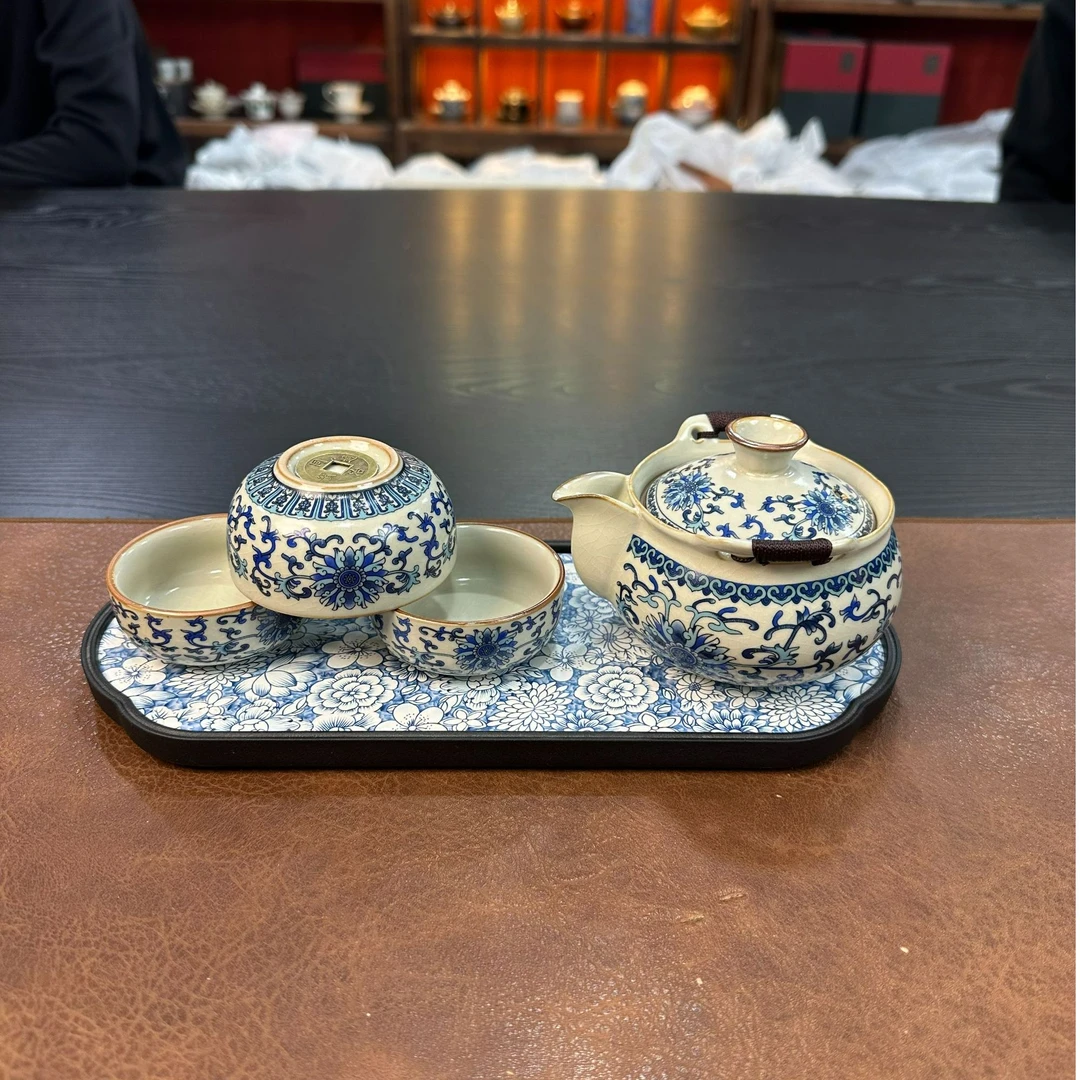 青花缠枝莲汝窑旅行便携式（带茶盘)杯底带铜钱杯户外一壶三杯