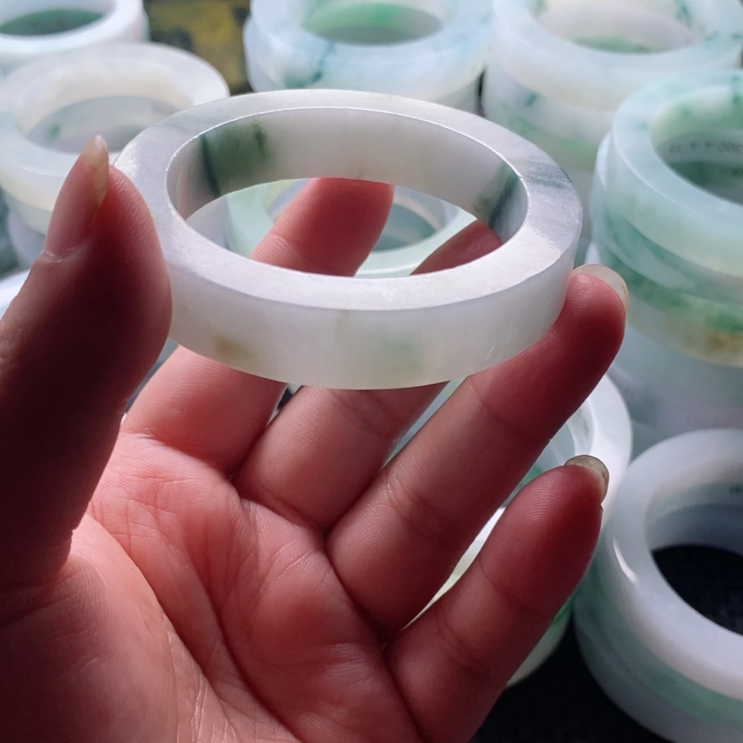 天然A货翡翠手镯定制