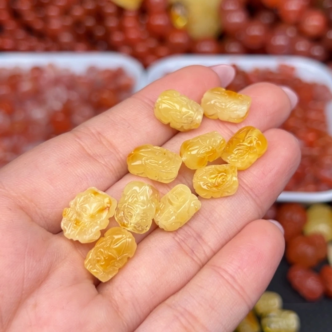 琥珀未镶嵌吊坠(不含链)多样性