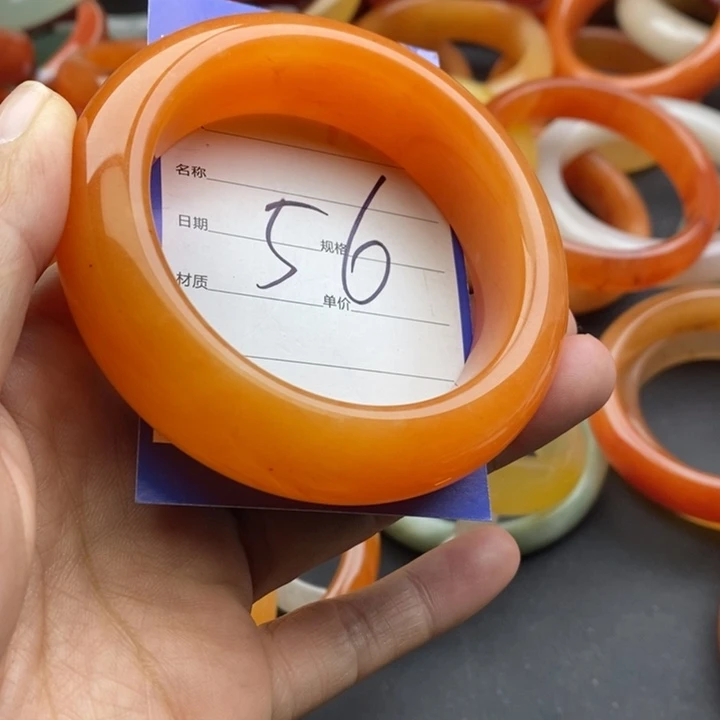 未镶嵌手镯石英质玉