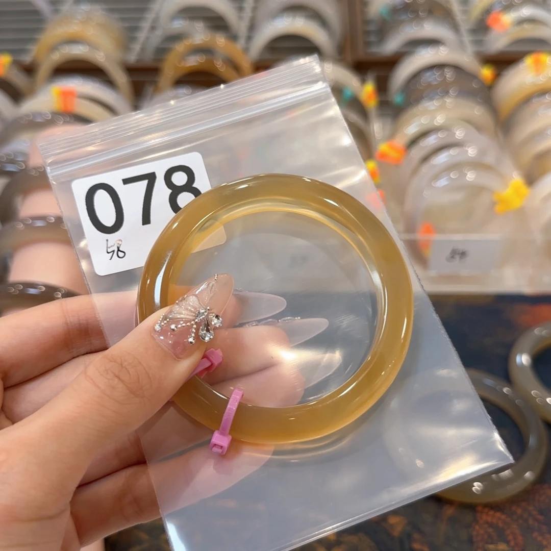 玛瑙/玉髓手镯未镶嵌78