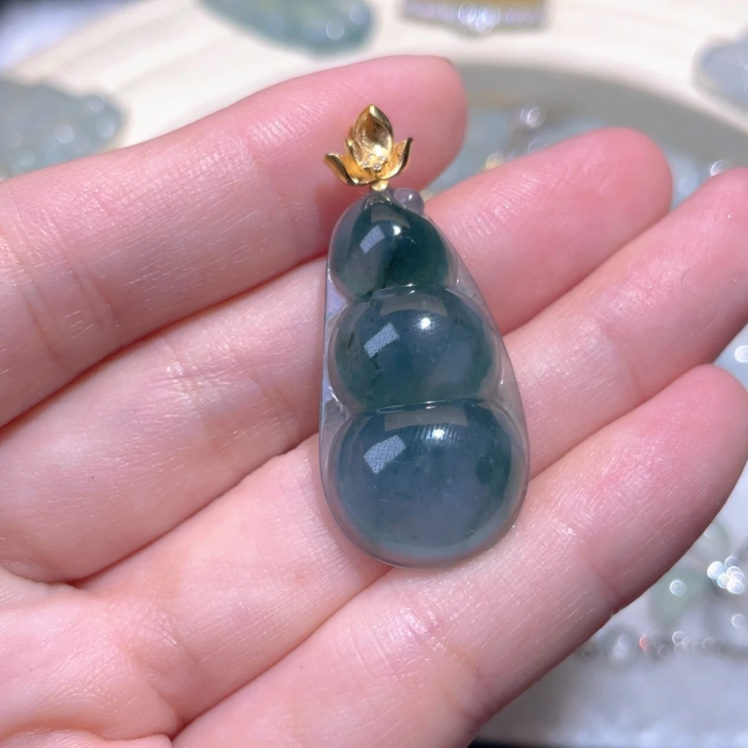 翡翠18K金镶嵌颈饰翡翠