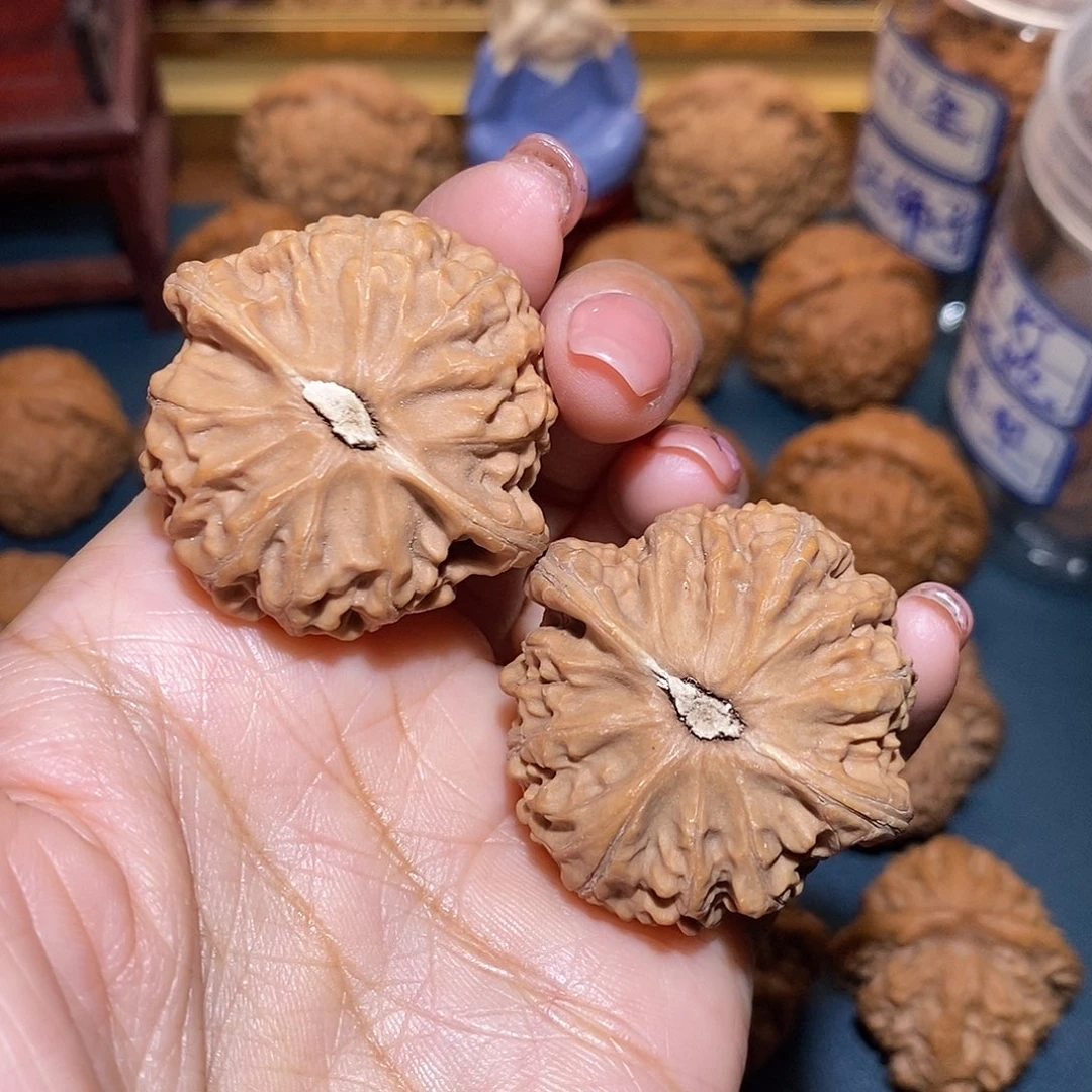 文玩核桃把件40宫灯