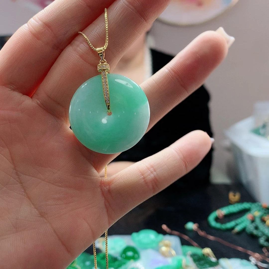 【闪购商品】翡翠吊坠(赠链)合金