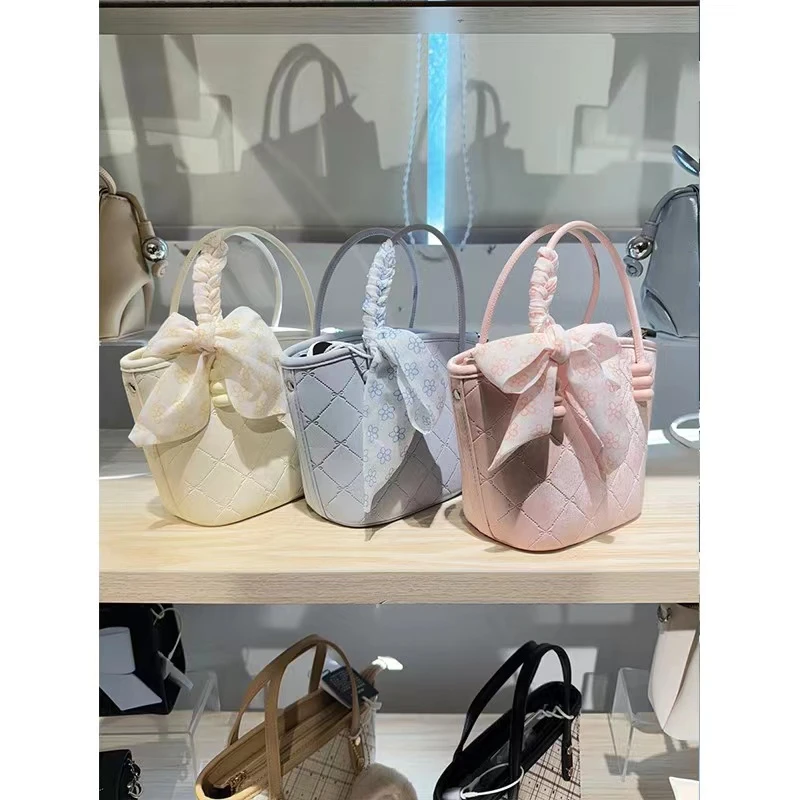 2025新款轻奢小众高级感百搭通勤大容量菜篮子手提单肩女包斜挎包