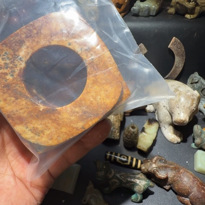 明***戟和田玉未镶嵌车挂