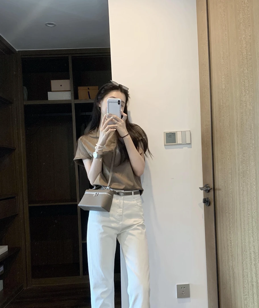 【回想】夏气质棕色棉T恤上衣显瘦高腰直筒白色牛仔长裤两件套显瘦