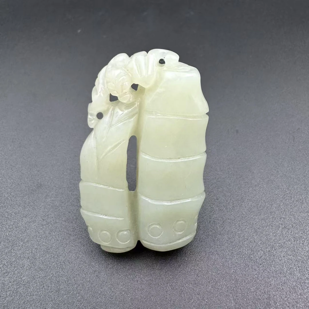 LOT.28/20世纪和田玉竹节佩/522985