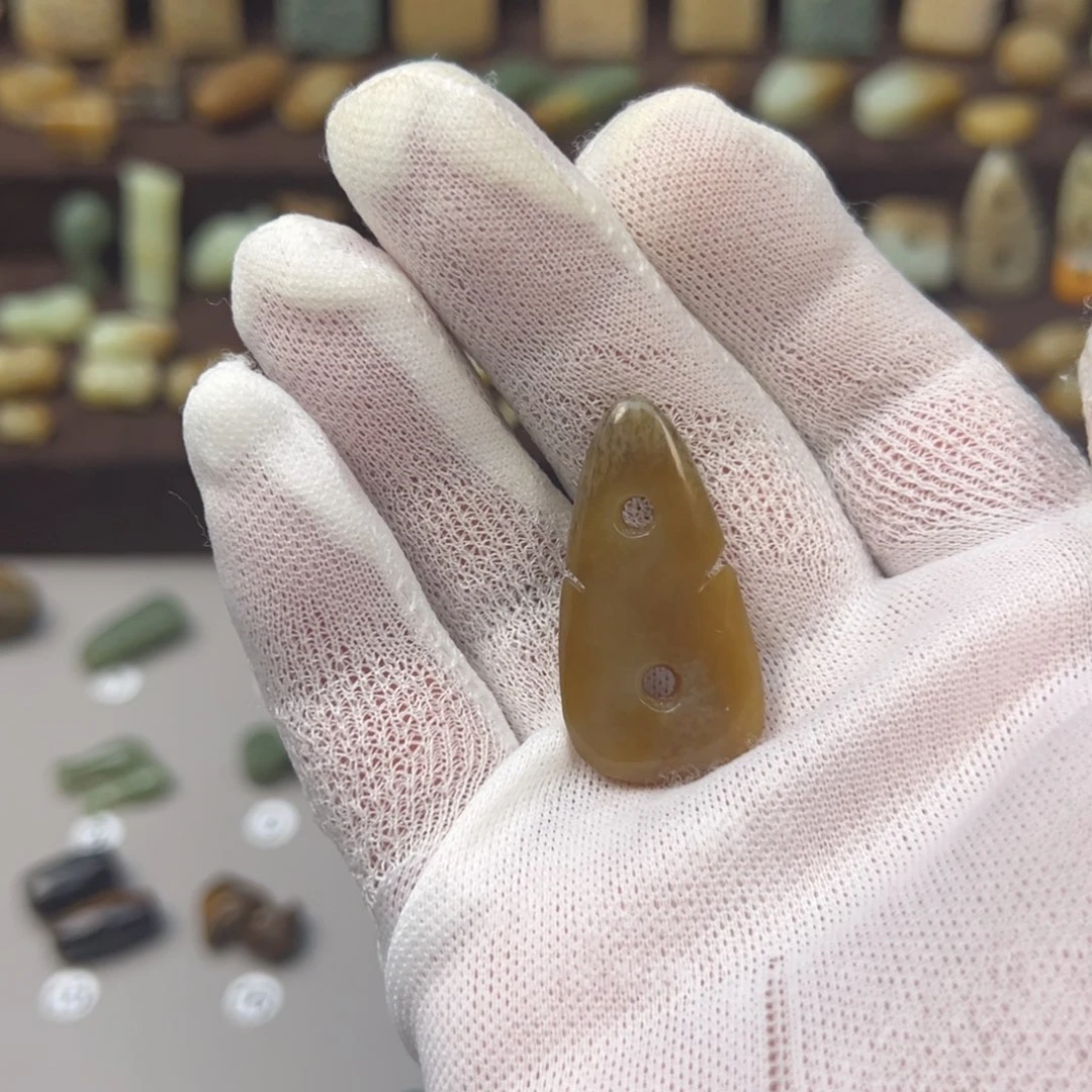 和田玉（黄玉）未镶嵌颈饰