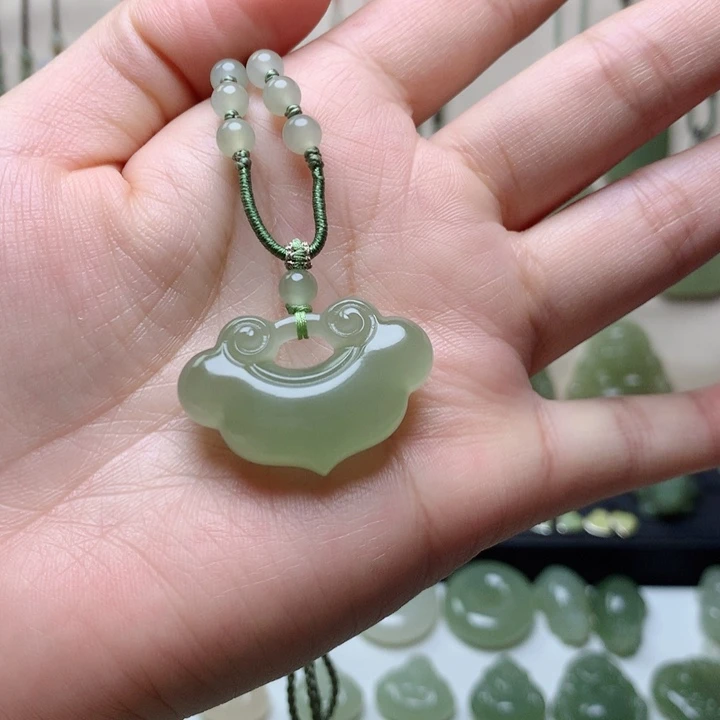 和田玉吊坠未镶嵌