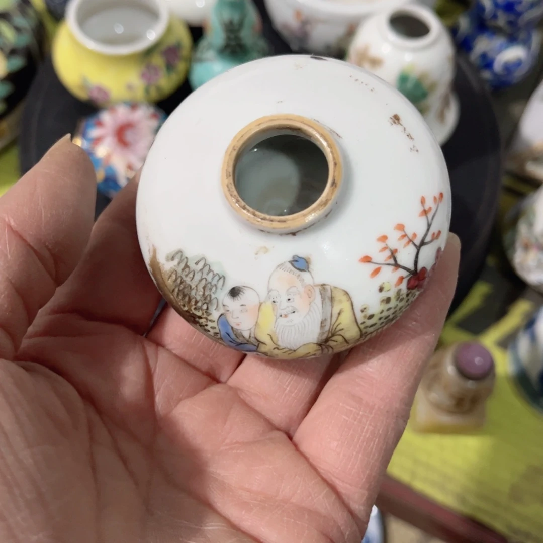 碟一个小罐子一个