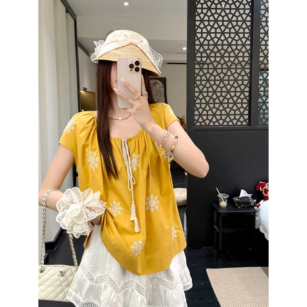 夏装新款 "简意生活" 度假感塔罗牌仿刺绣黄色抗皱抽绳流苏上衣