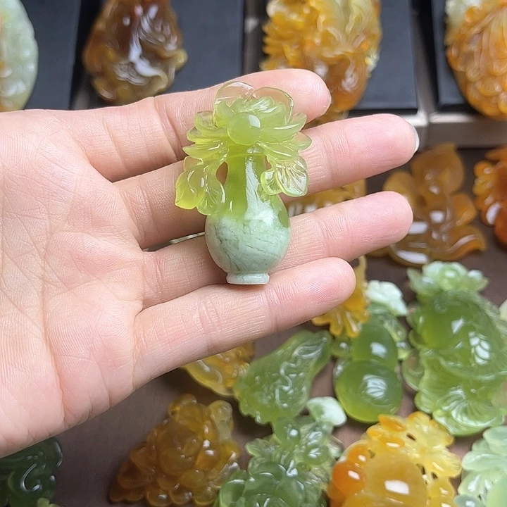 蛇纹石玉颈饰未镶嵌易**寒