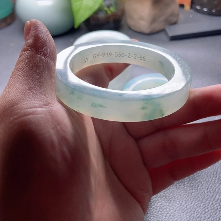定制翡翠未镶嵌翡翠手镯