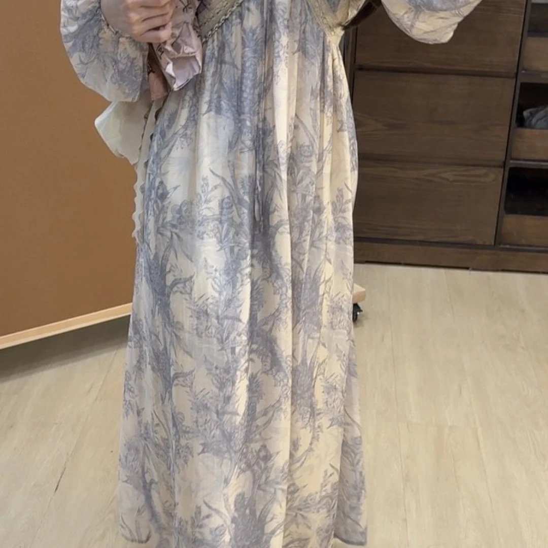 法式秋季新款气质茶歇气宽松长袖碎花连衣裙女减龄碎蓝吟时尚百搭