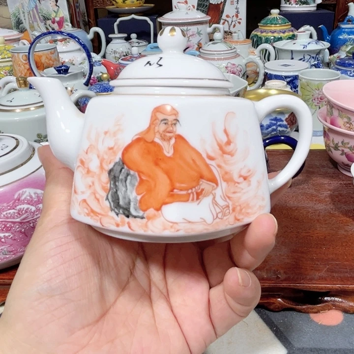 景德镇瓷器博物陈列中心是我国
